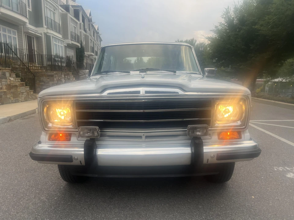 1990 Jeep SJ Grand Wagoneer - Image 27 of 31