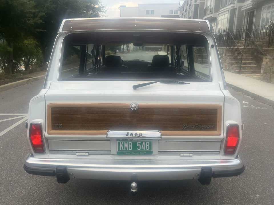 1990 Jeep SJ Grand Wagoneer - Image 23 of 31