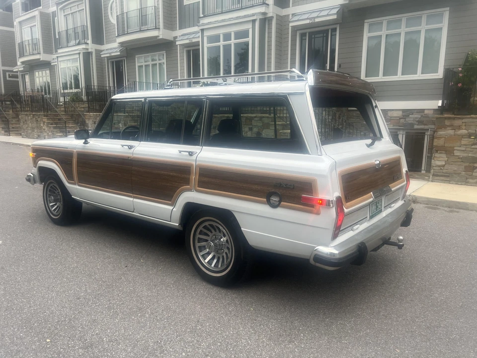 1990 Jeep SJ Grand Wagoneer - Image 21 of 31