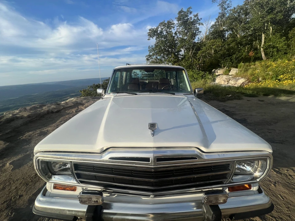 1990 Jeep SJ Grand Wagoneer - Image 18 of 31