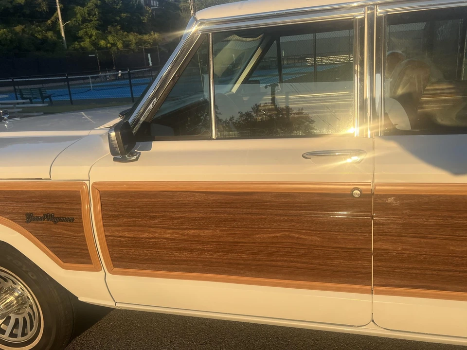 1990 Jeep SJ Grand Wagoneer - Image 29 of 31