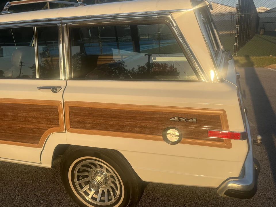 1990 Jeep SJ Grand Wagoneer - Image 31 of 31
