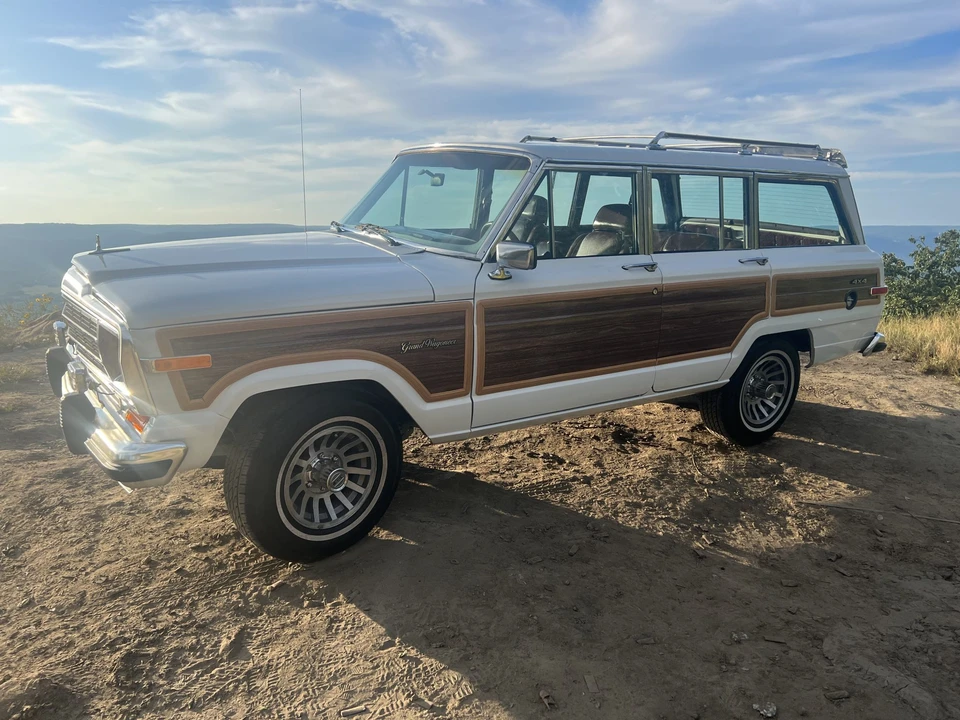 1990 Jeep SJ Grand Wagoneer - Image 3 of 31