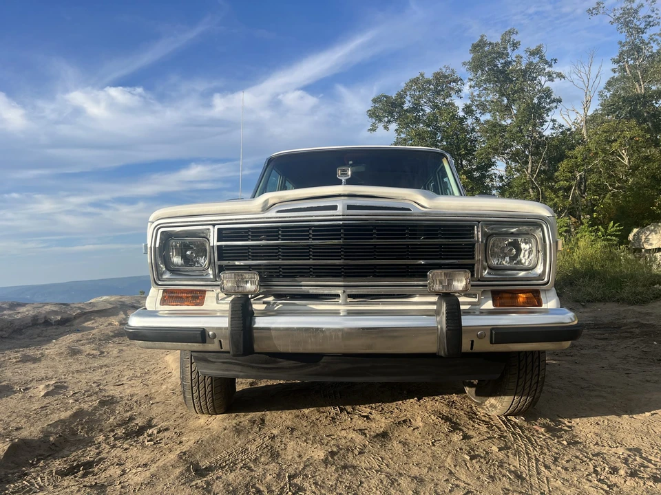 1990 Jeep SJ Grand Wagoneer - Image 16 of 31