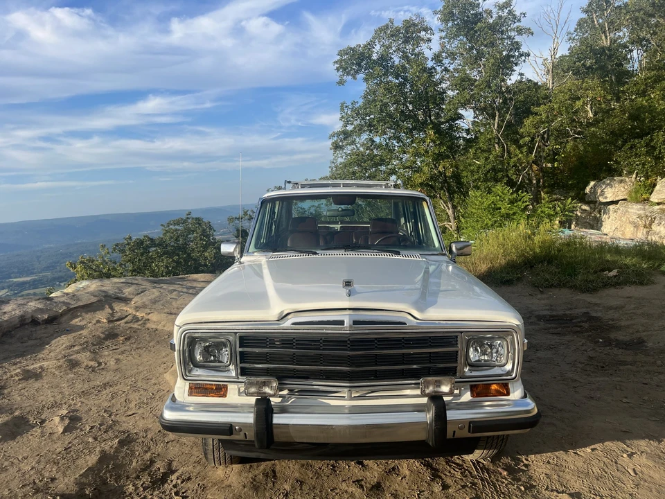 1990 Jeep SJ Grand Wagoneer - Image 15 of 31