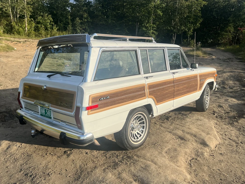 1990 Jeep SJ Grand Wagoneer - Image 9 of 31
