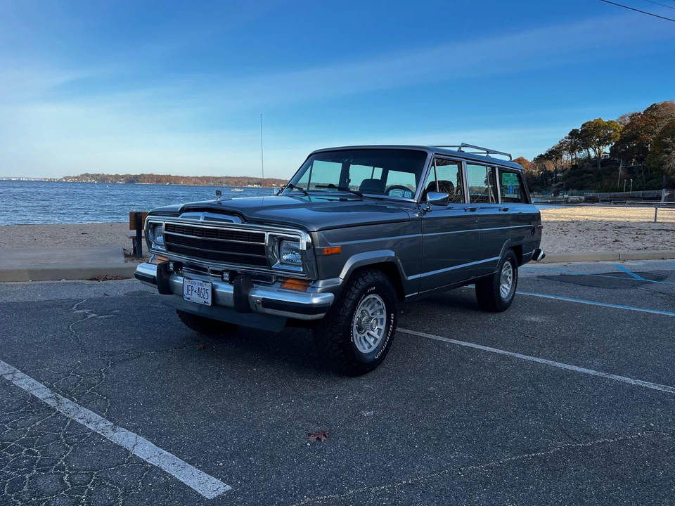 1990 Jeep SJ Grand Wagoneer - Image 6 of 31