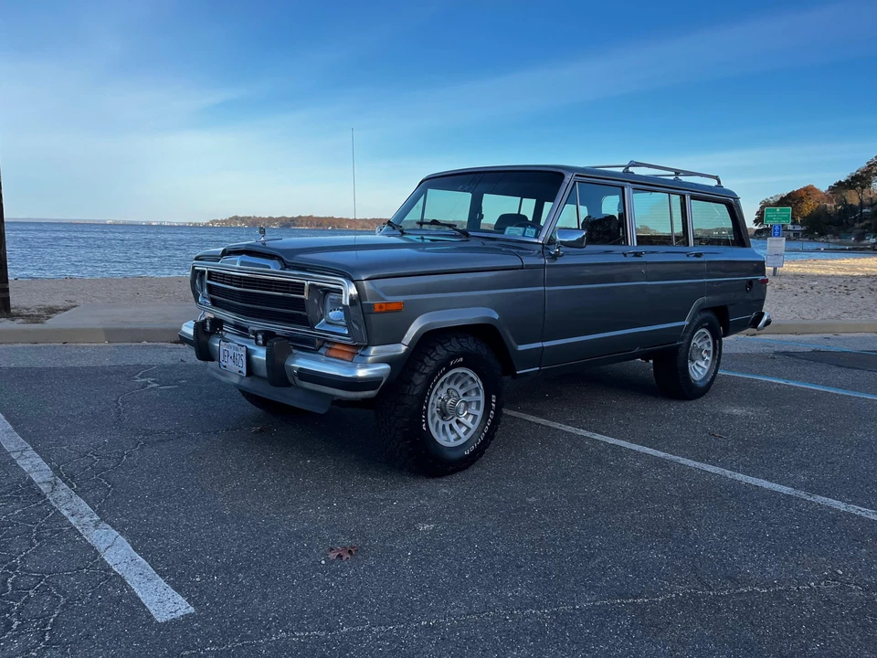 1990 Jeep SJ Grand Wagoneer - Image 7 of 31