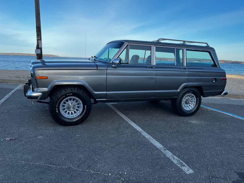 1990 Jeep SJ Grand Wagoneer - Image 13 of 31