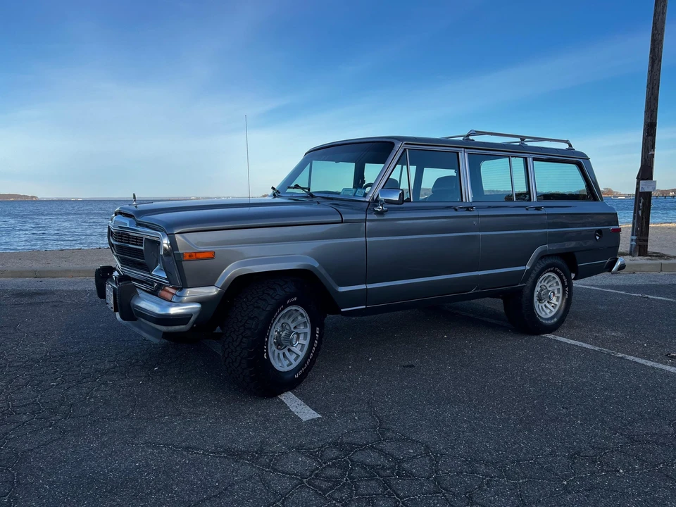 1990 Jeep SJ Grand Wagoneer - Image 9 of 31