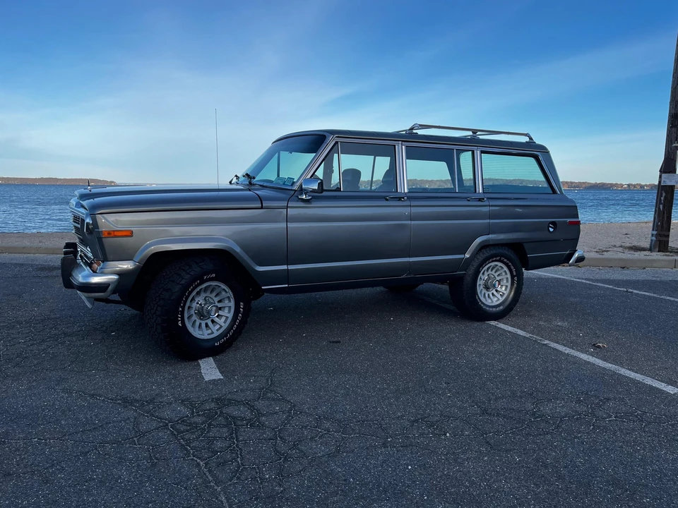 1990 Jeep SJ Grand Wagoneer - Image 12 of 31
