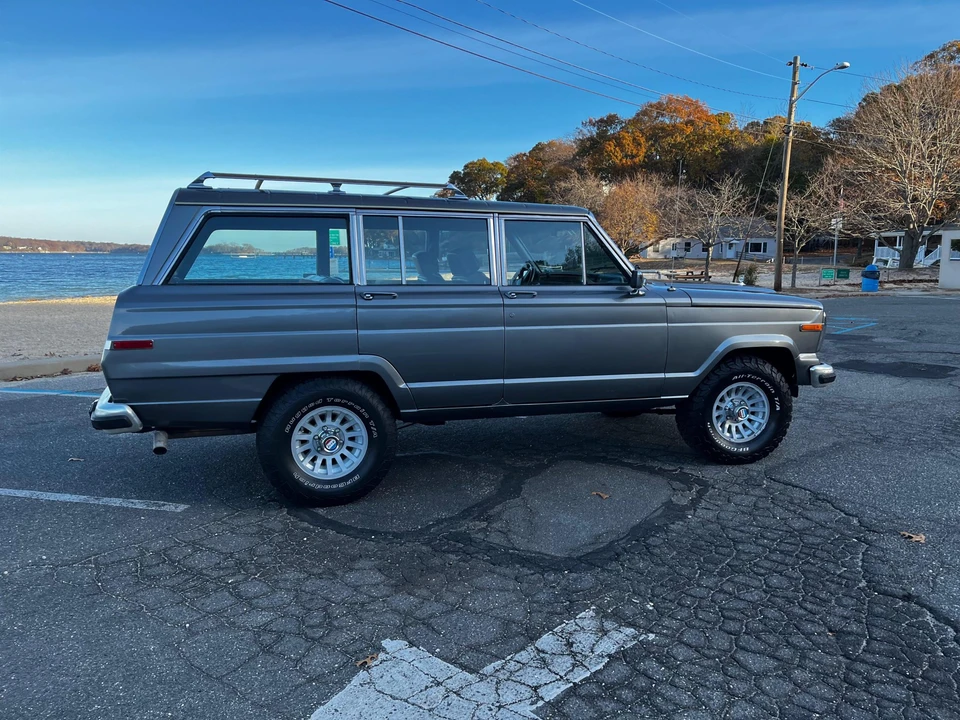 1990 Jeep SJ Grand Wagoneer - Image 25 of 31
