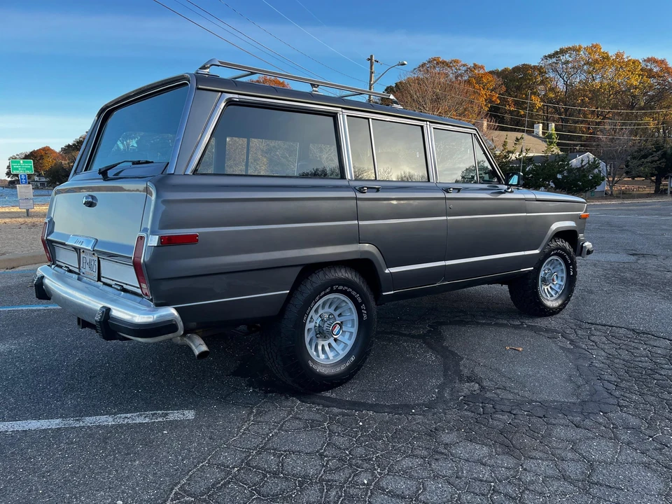 1990 Jeep SJ Grand Wagoneer - Image 22 of 31