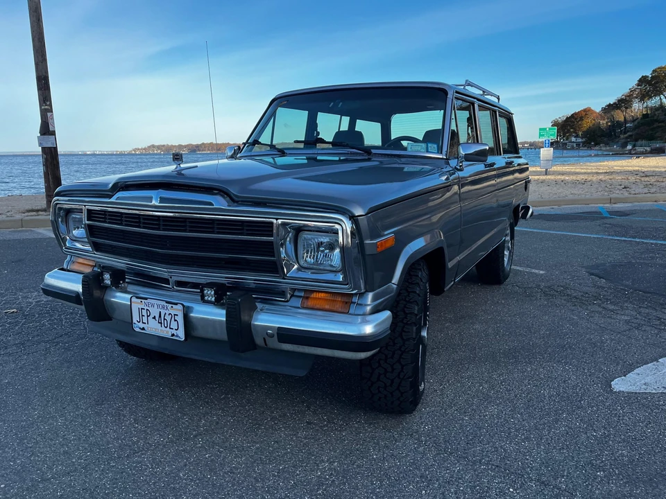 1990 Jeep SJ Grand Wagoneer - Image 2 of 31