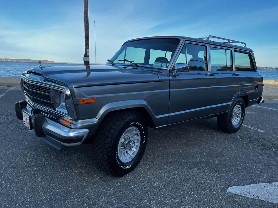 1990 Jeep SJ Grand Wagoneer - Image 4 of 31