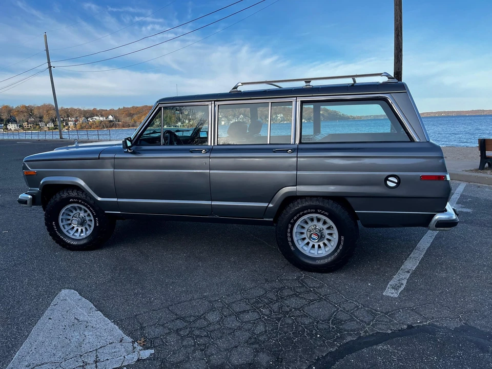 1990 Jeep SJ Grand Wagoneer - Image 15 of 31