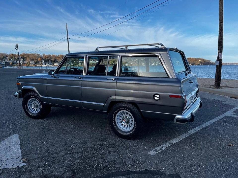 1990 Jeep SJ Grand Wagoneer - Image 16 of 31