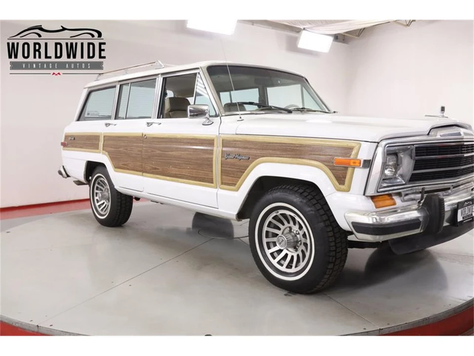 1990 Jeep SJ Grand Wagoneer - Image 13 of 31