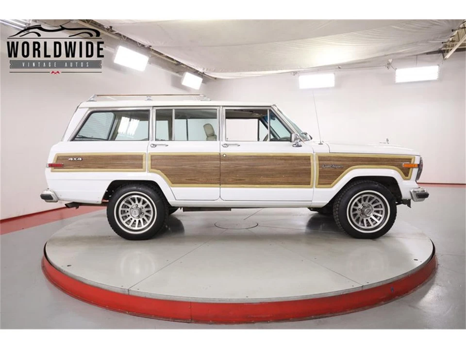 1990 Jeep SJ Grand Wagoneer - Image 4 of 31