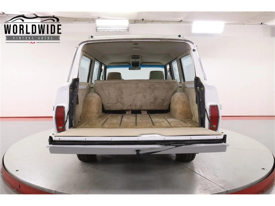 1990 Jeep SJ Grand Wagoneer - Image 19 of 31