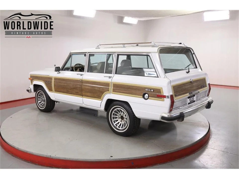 1990 Jeep SJ Grand Wagoneer - Image 5 of 31
