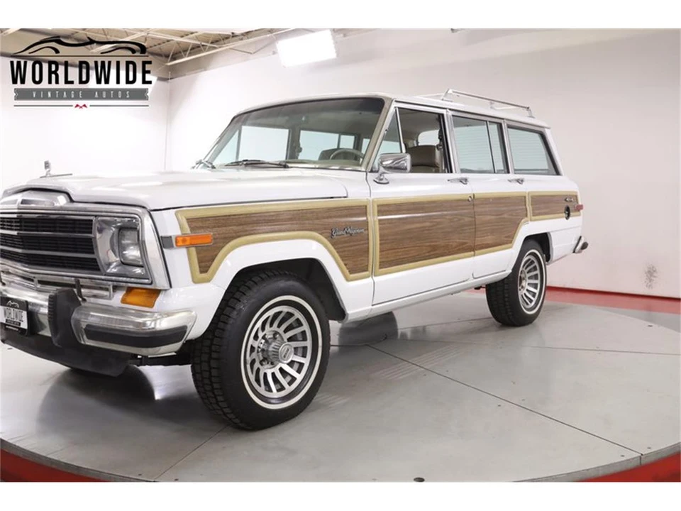 1990 Jeep SJ Grand Wagoneer - Image 14 of 31