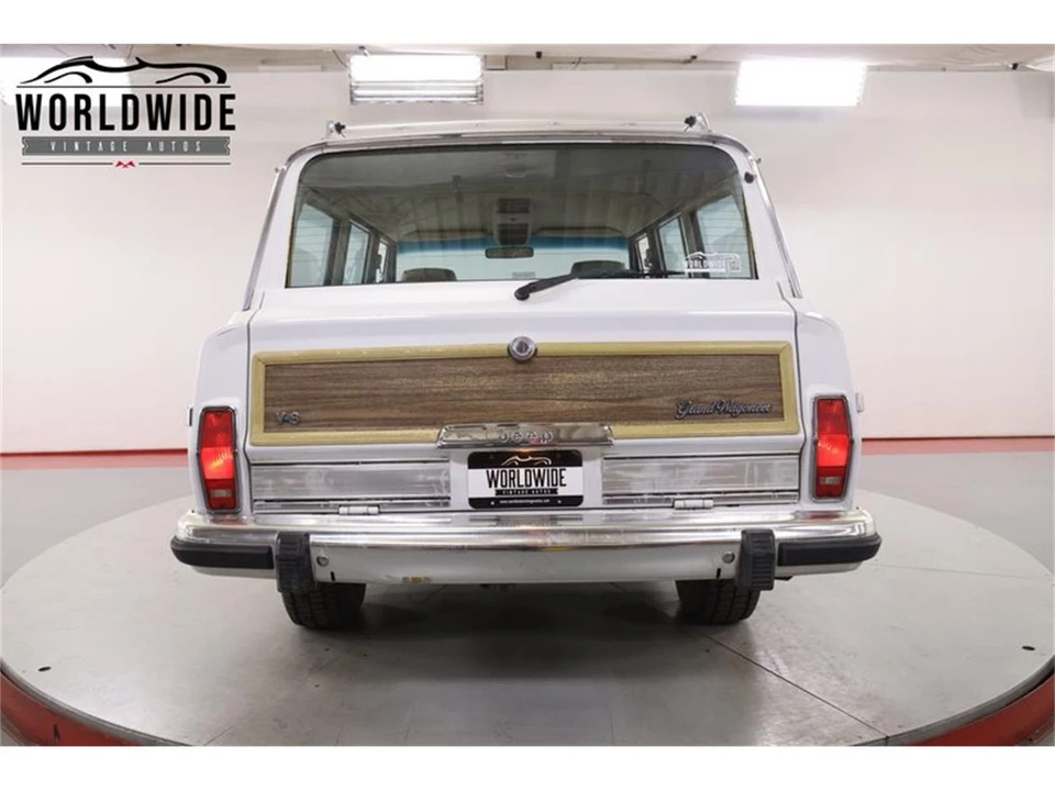 1990 Jeep SJ Grand Wagoneer - Image 18 of 31