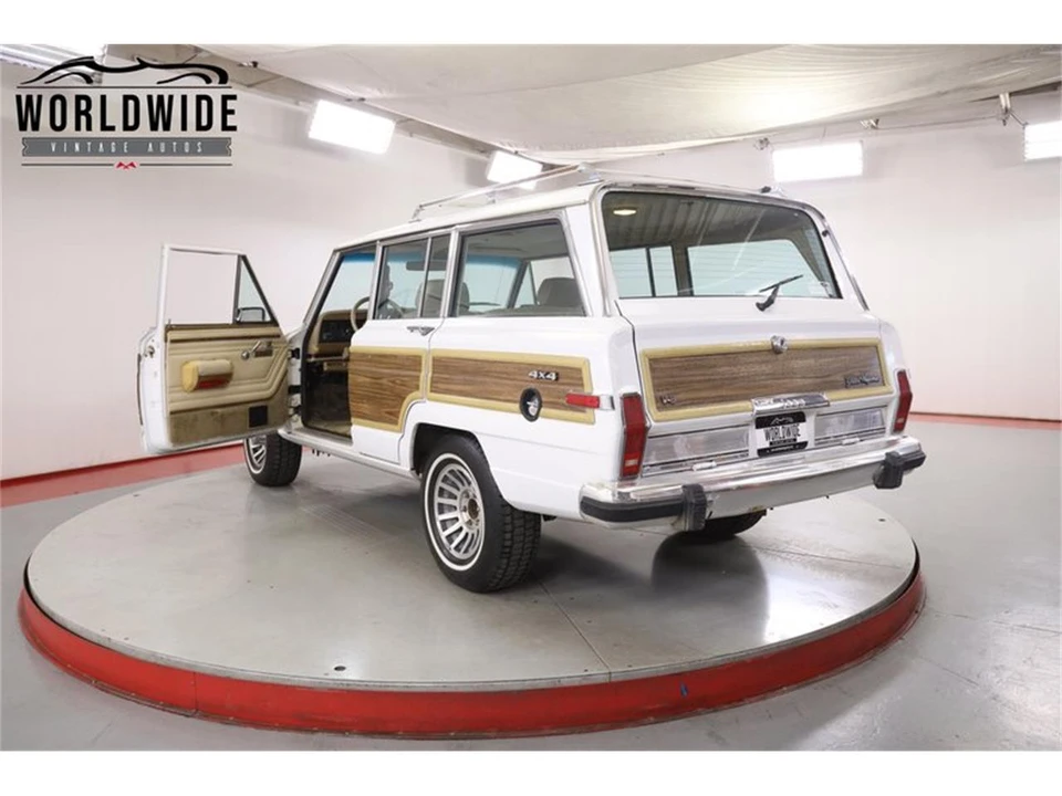 1990 Jeep SJ Grand Wagoneer - Image 24 of 31
