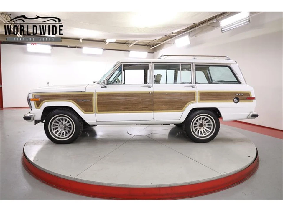 1990 Jeep SJ Grand Wagoneer - Image 3 of 31