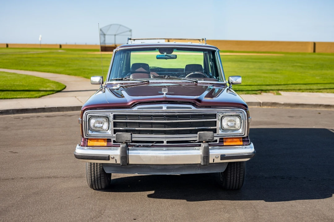 1990 Jeep SJ Grand Wagoneer - Image 11 of 31