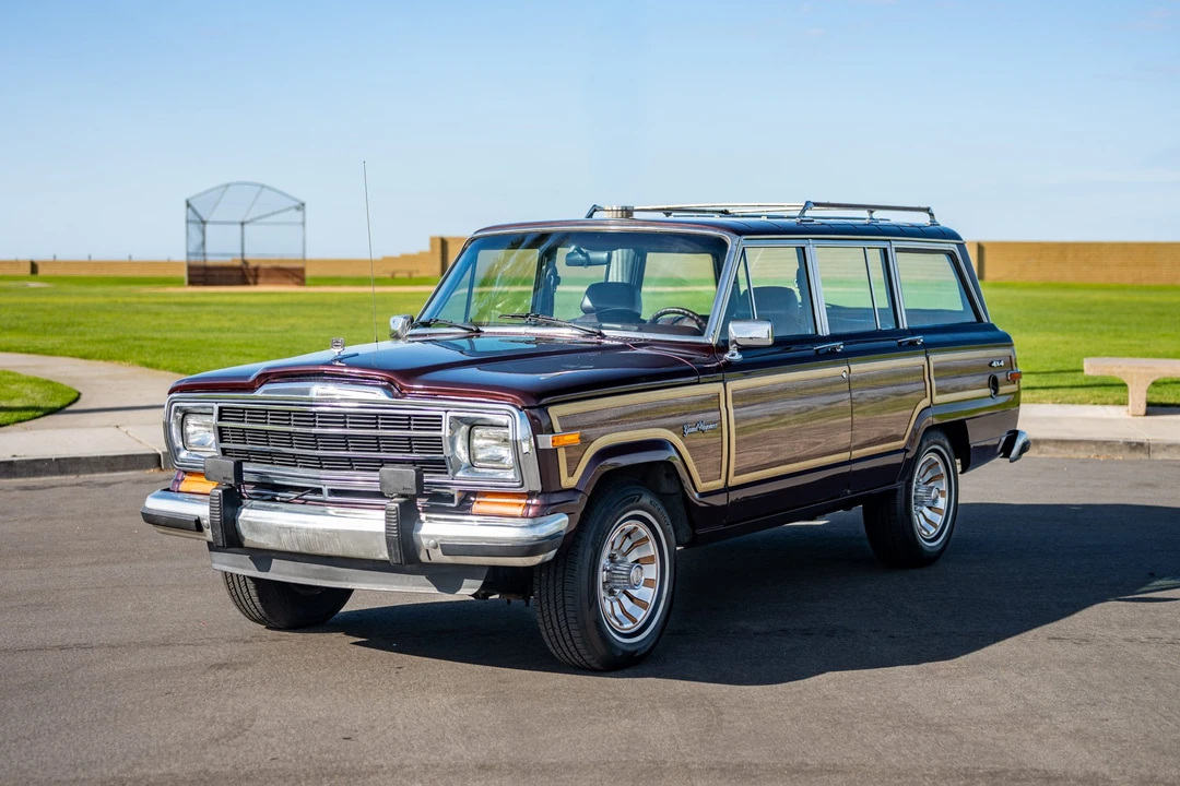 1990 Jeep SJ Grand Wagoneer - Image 2 of 31
