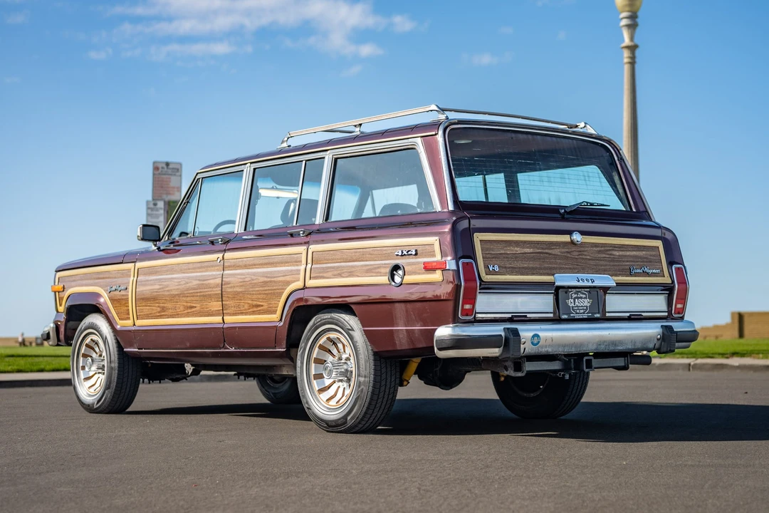 1990 Jeep SJ Grand Wagoneer - Image 7 of 31