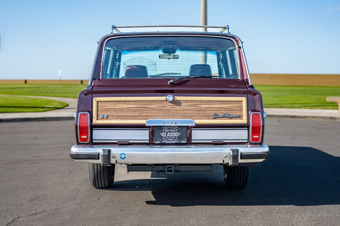 1990 Jeep SJ Grand Wagoneer - Image 8 of 31