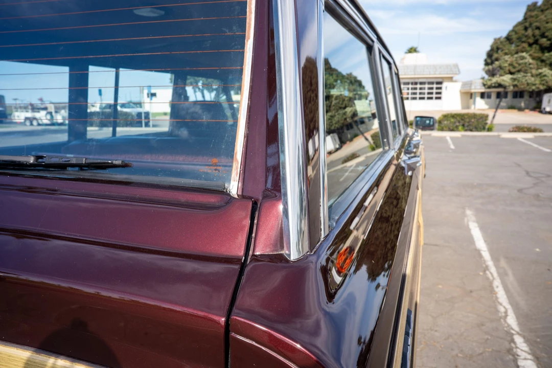 1990 Jeep SJ Grand Wagoneer - Image 25 of 31