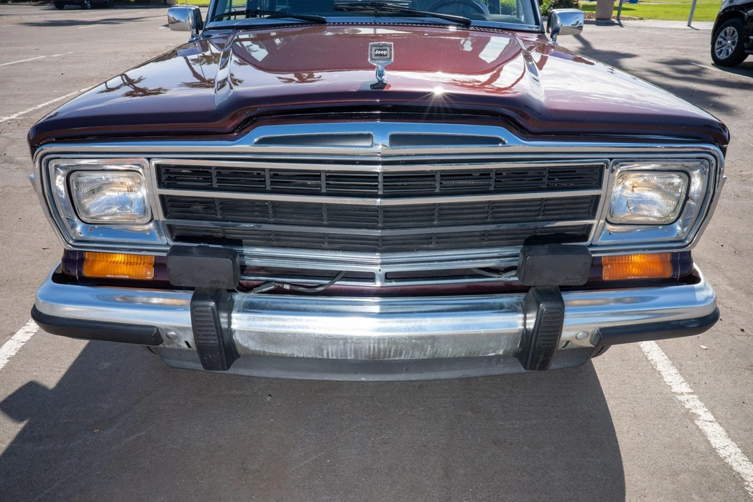 1990 Jeep SJ Grand Wagoneer - Image 14 of 31