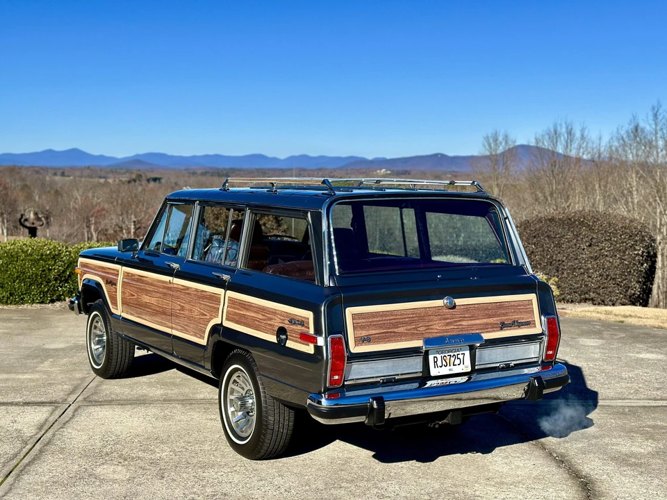 1990 Jeep SJ Grand Wagoneer - Image 26 of 31