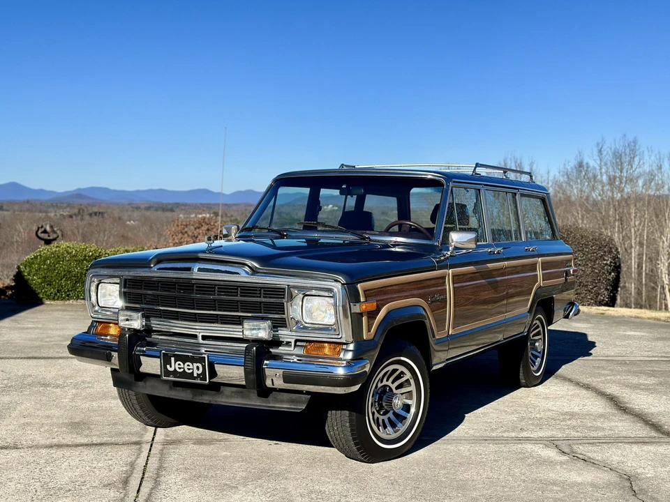 1990 Jeep SJ Grand Wagoneer - Image 7 of 31