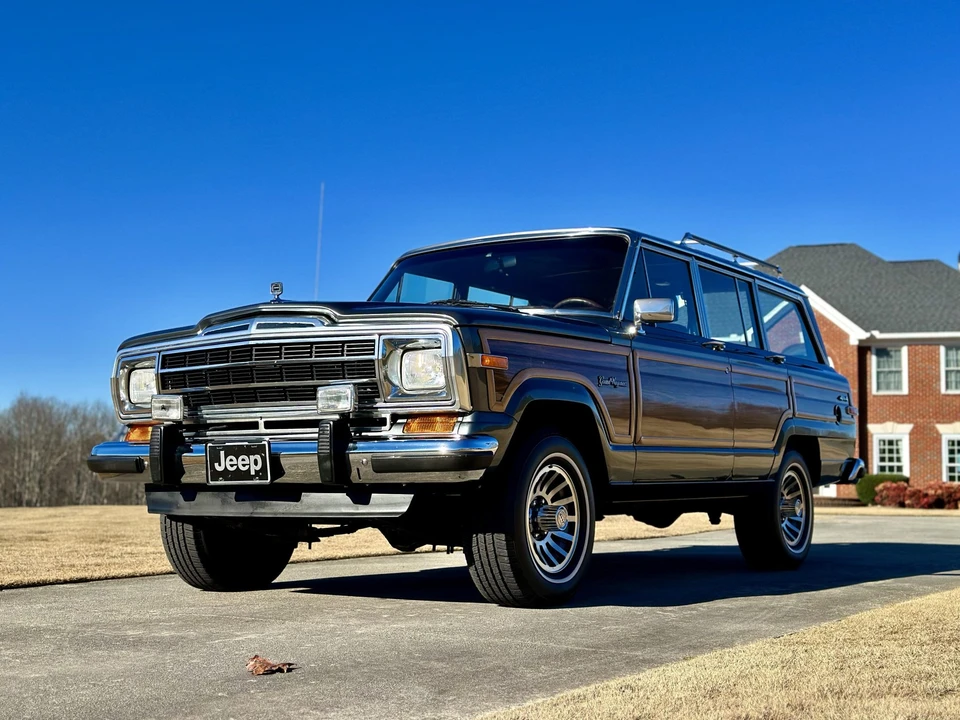 1990 Jeep SJ Grand Wagoneer - Image 5 of 31
