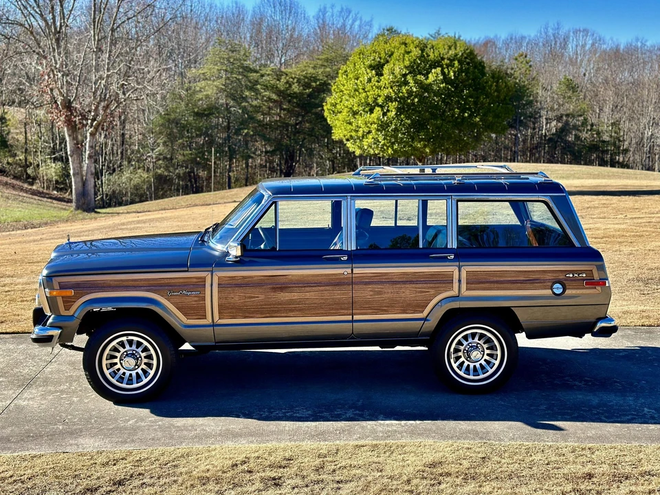 1990 Jeep SJ Grand Wagoneer - Image 18 of 31