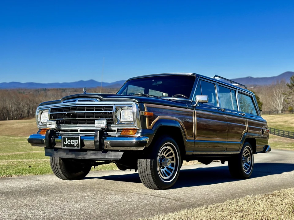 1990 Jeep SJ Grand Wagoneer - Image 6 of 31