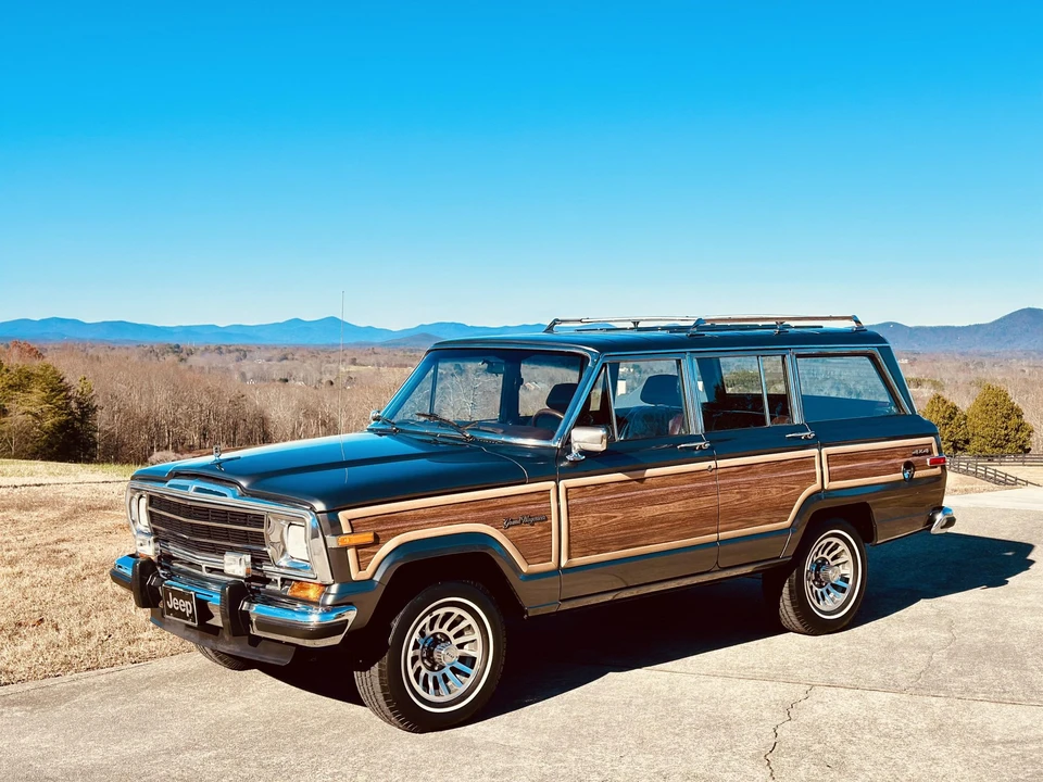 1990 Jeep SJ Grand Wagoneer - Image 15 of 31