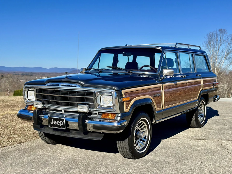 1990 Jeep SJ Grand Wagoneer - Image 8 of 31