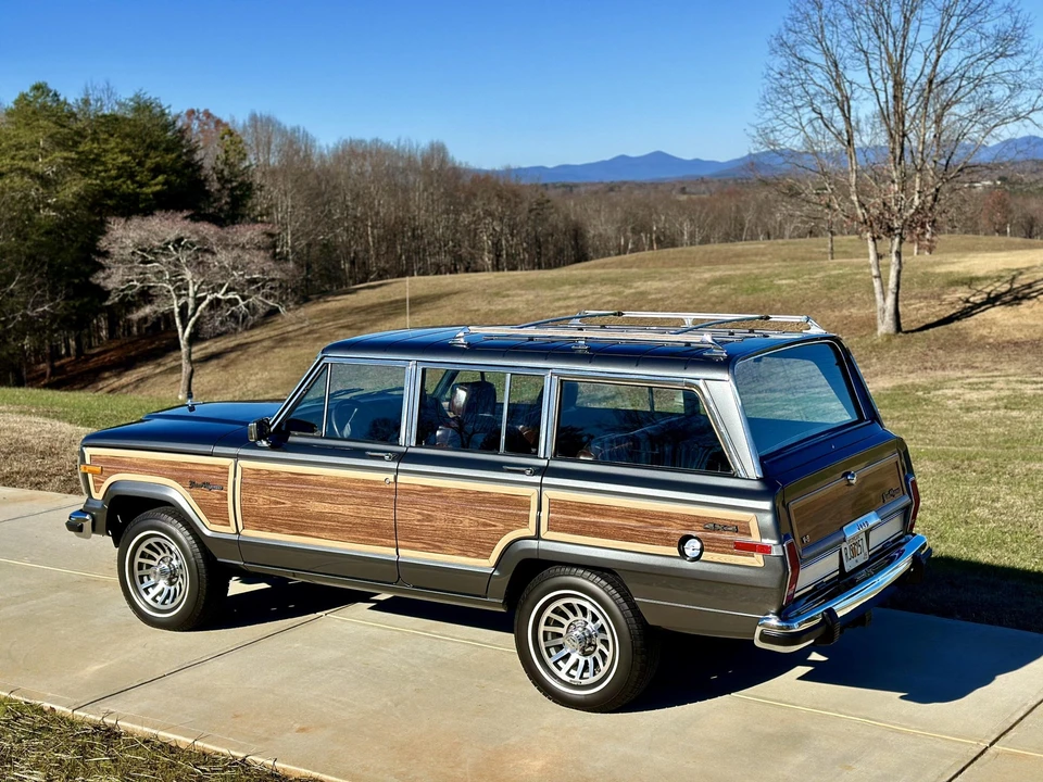 1990 Jeep SJ Grand Wagoneer - Image 22 of 31