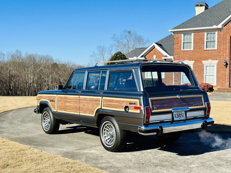 1990 Jeep SJ Grand Wagoneer - Image 23 of 31
