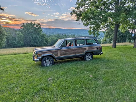 1990 Jeep Grand Wagoneer Excellent