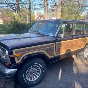 1990 Jeep Grand Wagoneer Series I Sport Utility 4D