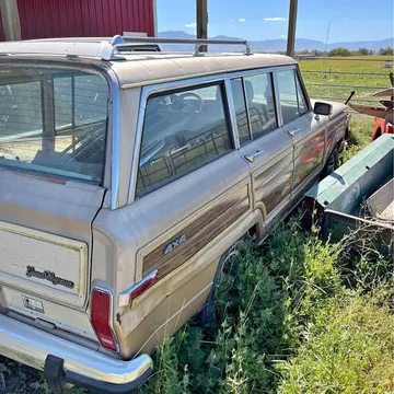 1990 Jeep Grand Wagoneer Sport Utility 4D