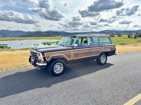 1990 Jeep Grand Wagoneer Sport Utility 4D