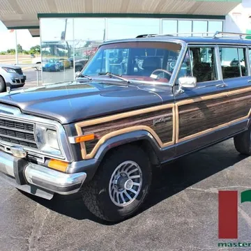 1990 Jeep Grand Wagoneer V8