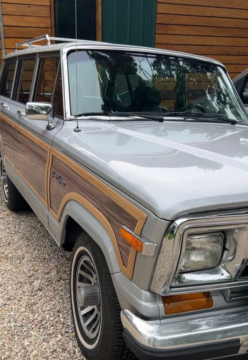 1990 Jeep SJ Grand Wagoneer - Image 3 of 17